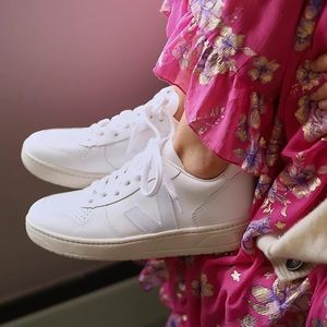 VEJA V-10 Sneakers